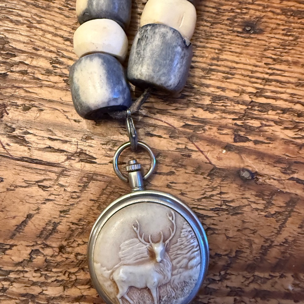 Vintage Deer Pendant Necklace made from pocket watch - Picture 7 of 7